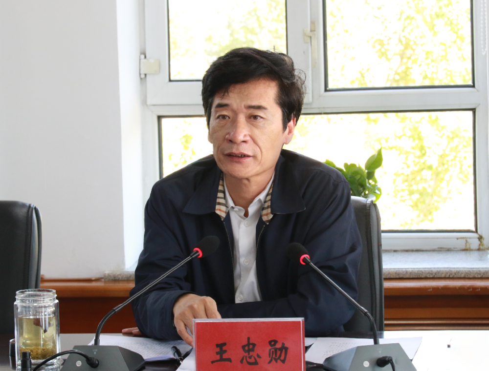 县委召开第15届99次常委会会议