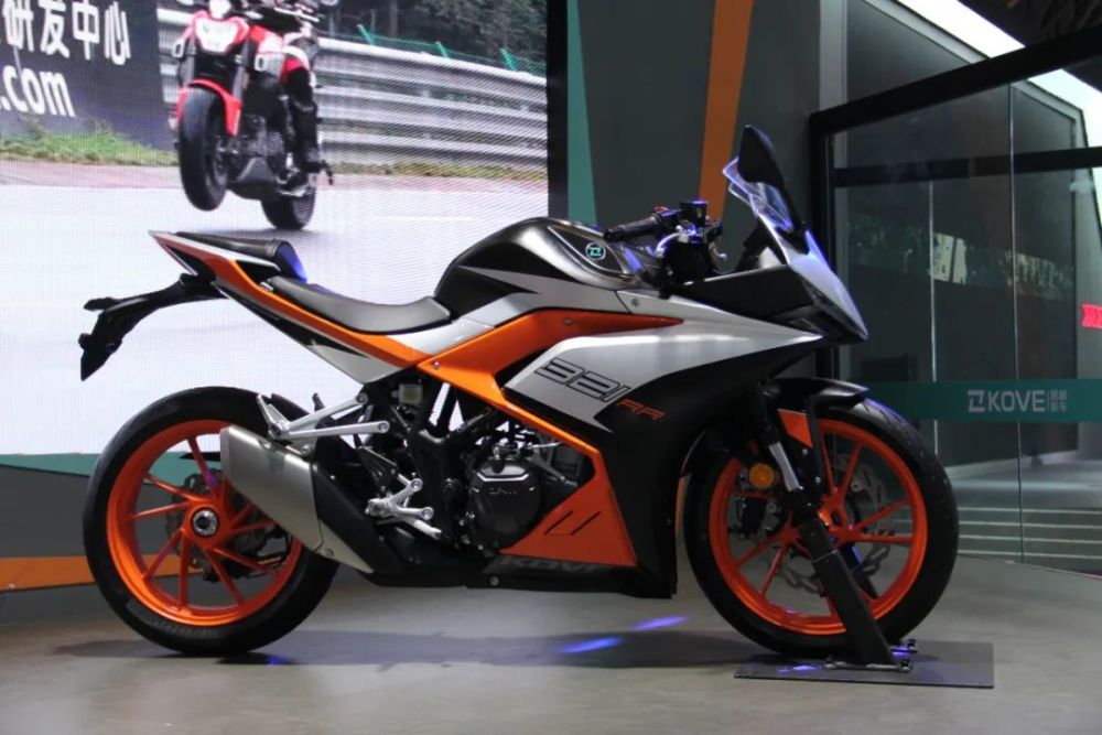 25980元起凯越321rr发布同时亮相321f复古街车450rally民用版