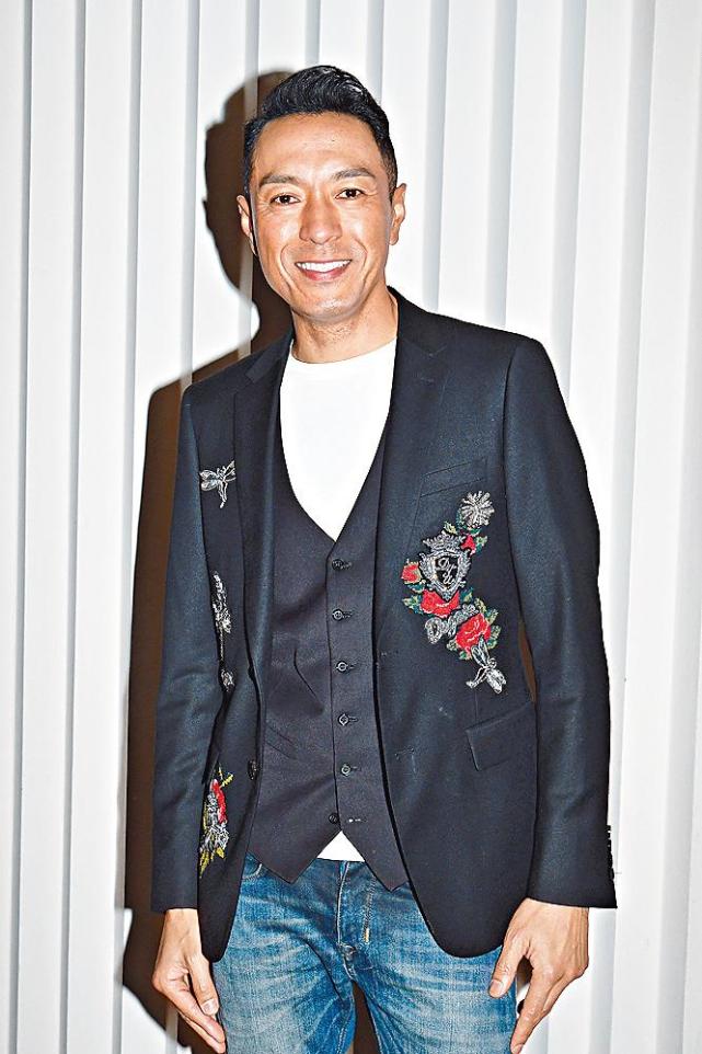 姜皓文多次往返内地拍戏,生日兼结婚周年唯有提前庆祝