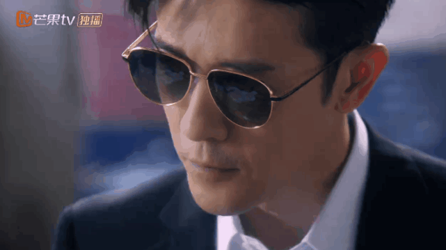 关 注 电 影 派,和 片 荒 说 拜 拜 电影派 vol.3100 只见一男子.