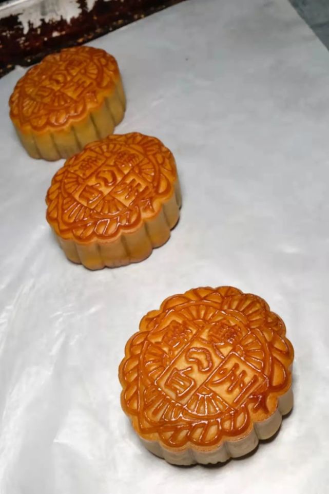 实拍大师手作驰名海内外的广州酒家月饼是这样诞生的
