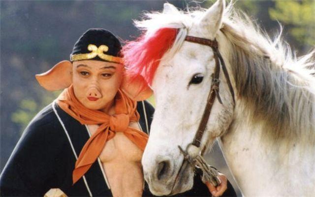 猪八戒错投猪胎后,为何一定要咬死生他的老母猪?原来他也有苦衷