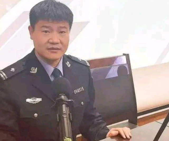 反诈警官连线各主播，李金铭黄圣依耐心配合，为啥潘长江直接无视