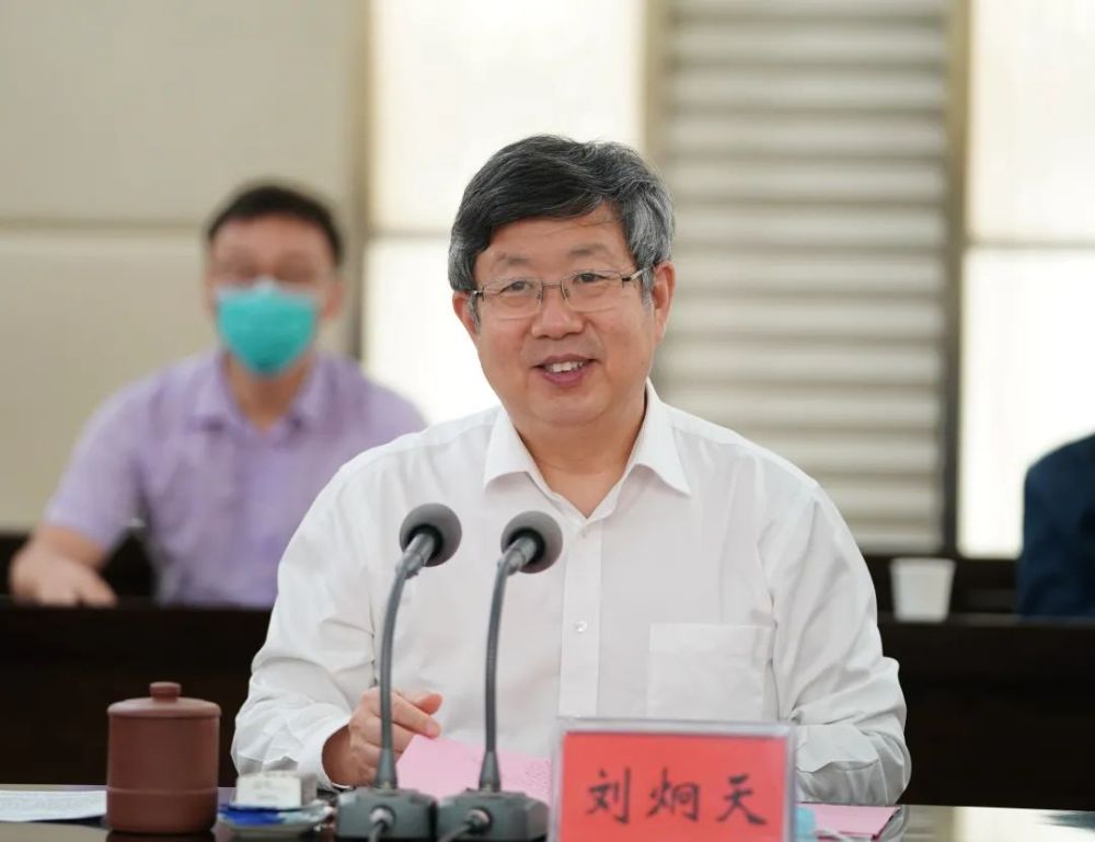 虞建明在讲话中简要介绍了企业的基本情况.