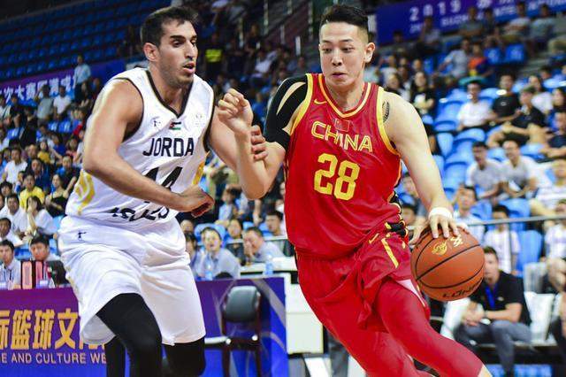 沈梓捷 新赛季CBA内线球员实力Top5！大鸟上榜，胡金秋力压易建联排榜首