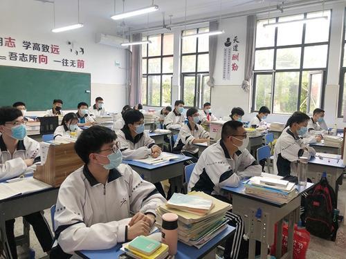 攀枝花学院女子 9 18 穿和服暴露了2个问题 却伤了国人的心 全网搜