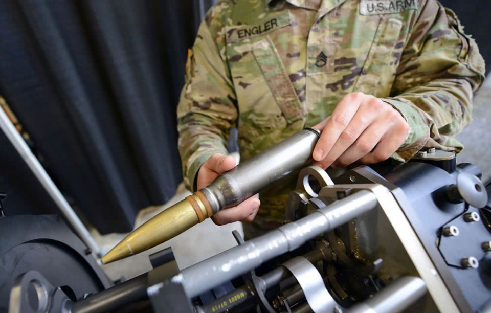 美国增强两栖作战火力acv装甲战斗车辆将配备新型30毫米主炮