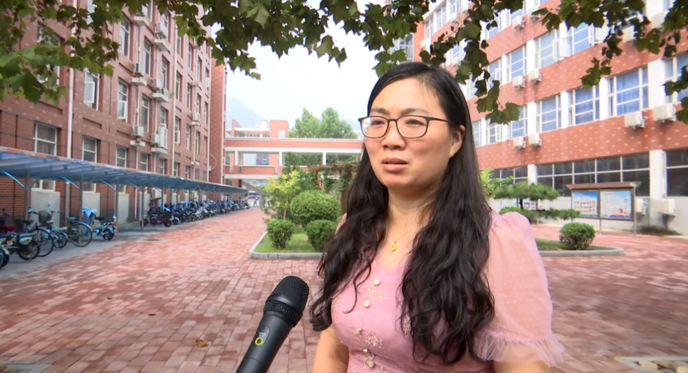 道德模范杜军朝三尺讲台三寸笔三千桃李