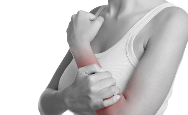 拧毛巾,提包,握物,拿筷子,倒开水,甚至用力写字都会引起前臂疼痛.