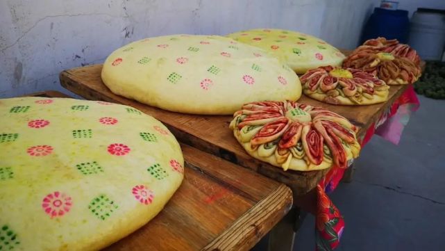 车轱辘大的月饼端出来 武威人的中秋这样过!