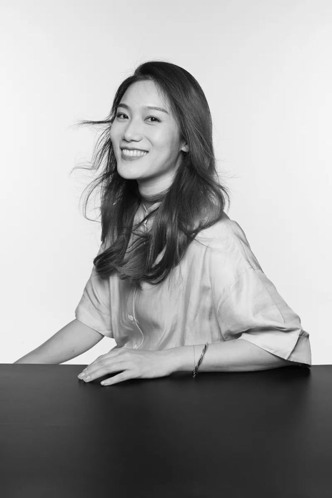 等待戈多》《求证》《背叛》《罗慕路斯大帝》主演:张懿曼代表作品