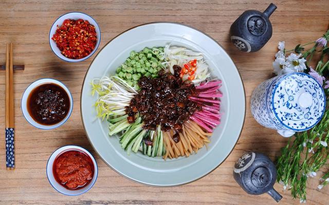 老北京名小吃,其中一道苏东坡曾专门写诗赞美,成品焦香酥脆