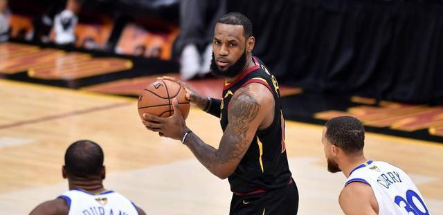 骑士队 无视詹姆斯和杜兰特，塞克斯顿：库里支配了如今的NBA所有人
