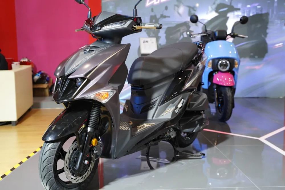 摩博会|三阳发布四款踏板新车,有运动有商用_腾讯新闻