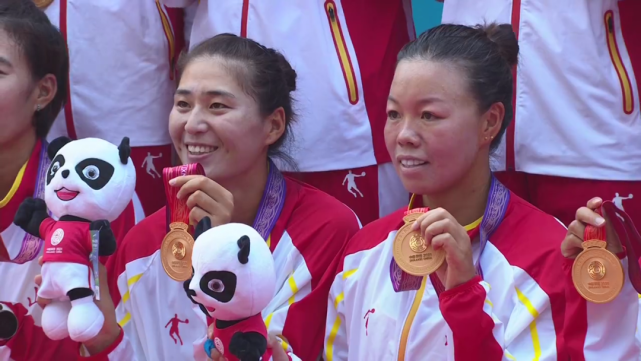 赛艇赛场逞英豪李晶晶随队夺冠她将目光锁定巴黎