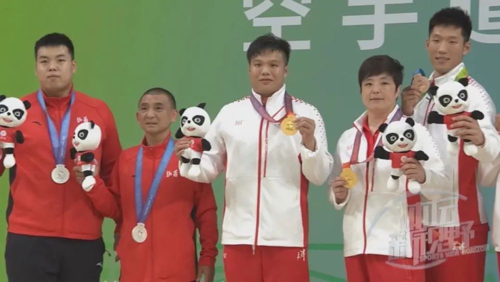 刘帅天津空手道队队员我刚来练空手道的时候,我练一个月就打比赛,是