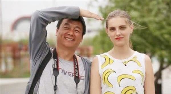 俄罗斯美女远嫁中国,生娃后模样大变,网友:这是同一个人?