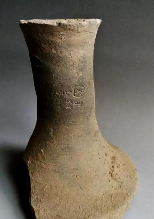 自诞生以来,汉字就显得特立独行,因为它是世界上唯一的表意文字,而