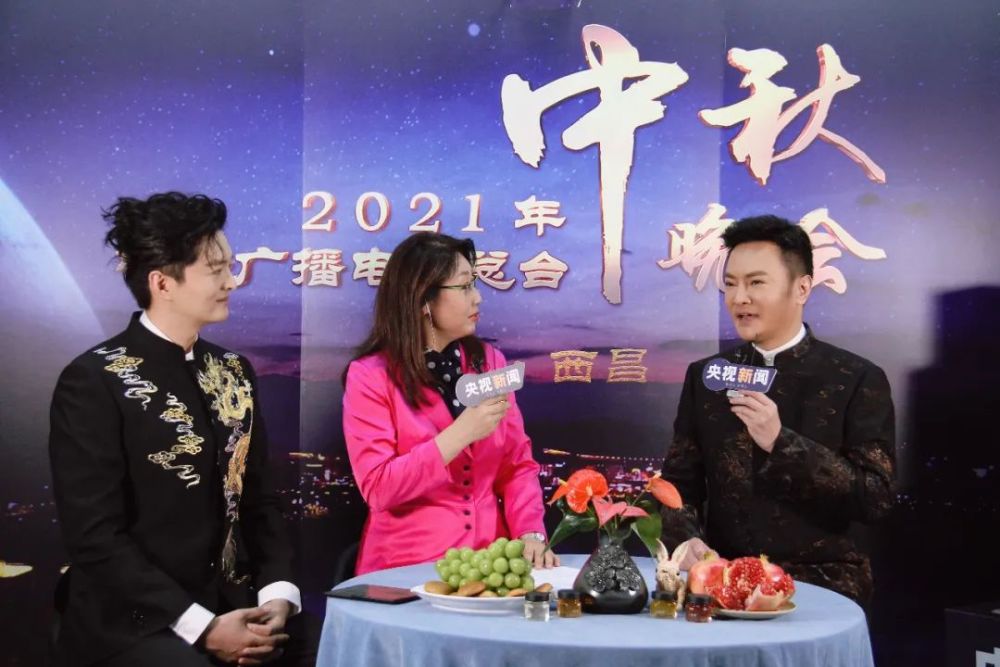 央视中秋晚会好歌不断,汤非王凯共唱《新月照古城》