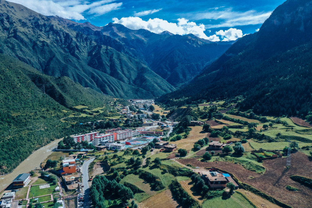 洒冽深度融合昌都江达康巴风情西藏横断山脉可以这样玩