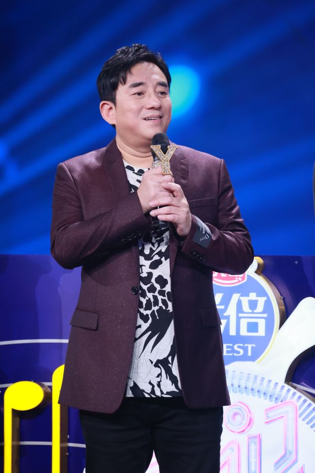 吕方复出回归舞台直呼紧张曝好友梁朝伟早睡早起超养生