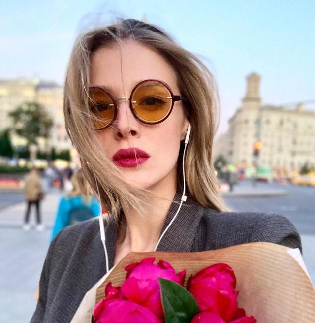 基础款穿出高级感,塞尔维亚女演员米莱纳拉尽显优雅,不愧是学霸