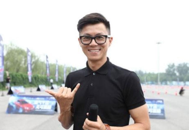 曾经的"二环十三郎",如今的车评人,陈震经历了怎样的蜕变?_腾讯新闻