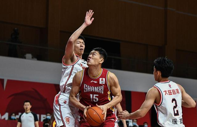 cba CBA三消息：山西续约聊城悍将，广东小组赛全胜，李禄瞳14分抢眼