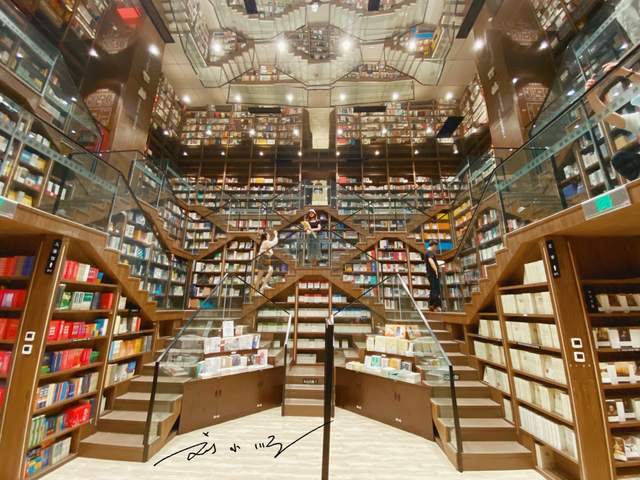 重庆九龙坡"网红"书店,曾经需要排队进去拍照,如今却风光不再_腾讯