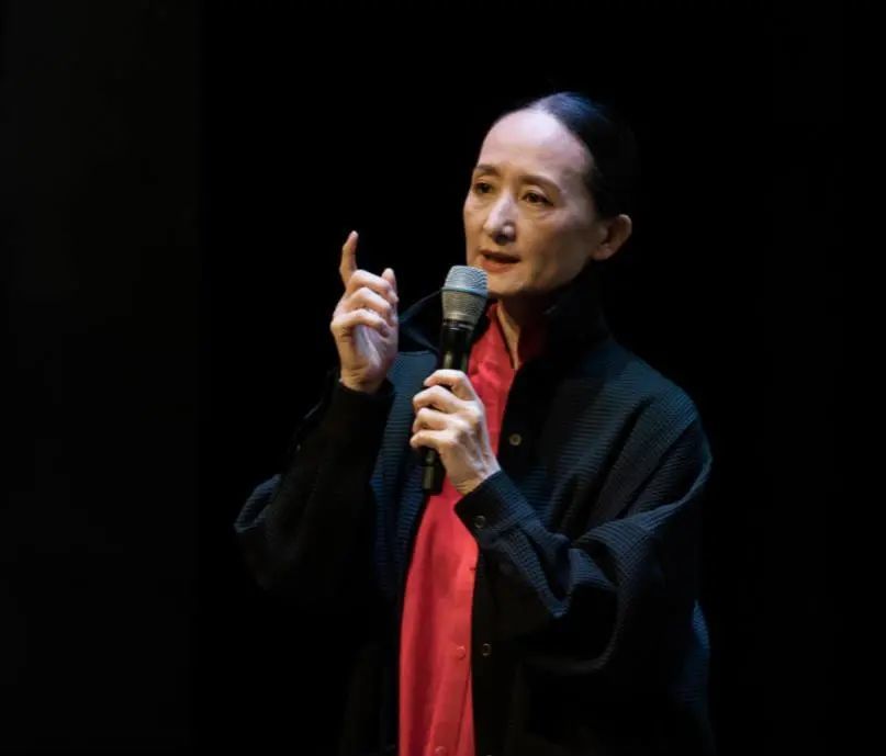 本次冰城亮相,由中央芭蕾舞团团长,艺术总监冯英亲自带队,作为从