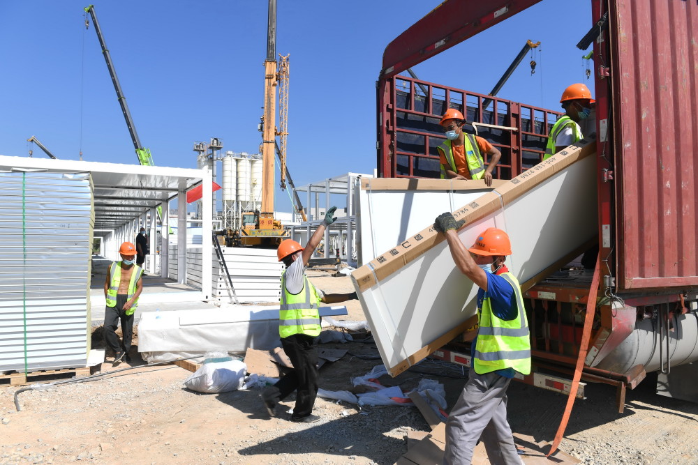(聚焦疫情防控)福建泉港:加紧建设方舱临时隔离点