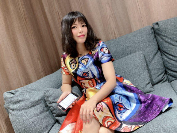 小潘潘魔改《黄梅戏》引热议,还有多少人记得原唱慕容晓晓呢?