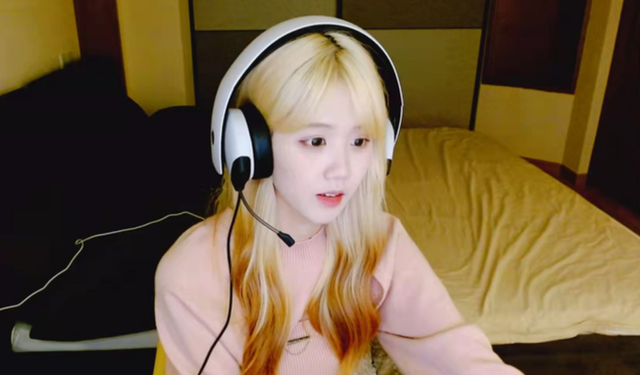 4am双子星喜欢的妹妹居然被鲨鱼一人包揽直播一带三妹子