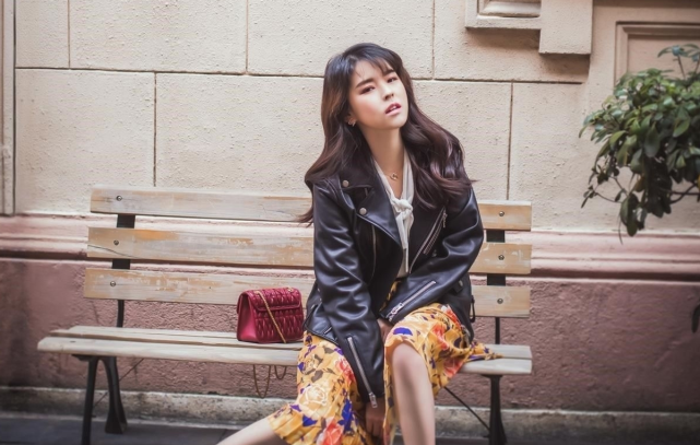 沫子证件照被吐槽,无奈用1张高中时照片回击,老粉:不愧是女神