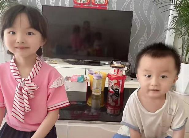 郭威满足奇奇和悦悦的愿望庆祝改名后的喜悦粽子鸡蛋随便吃