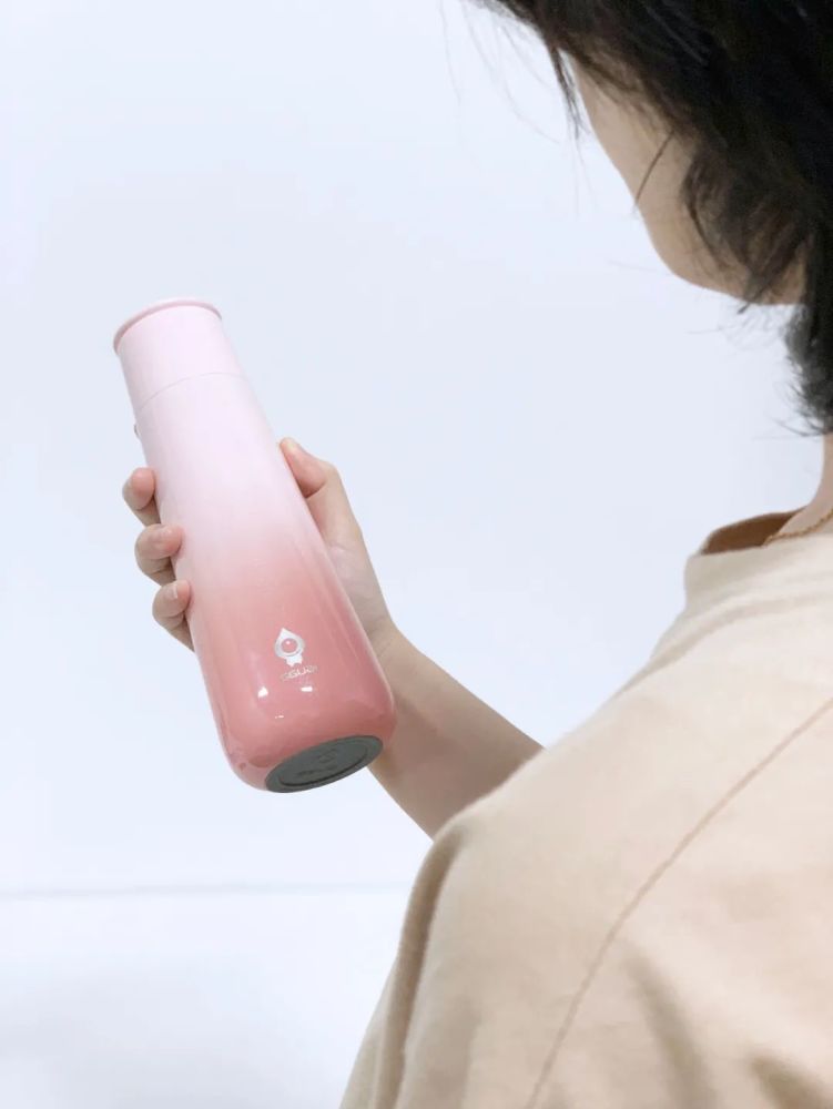这个保温杯也太"黑科技"了吧!