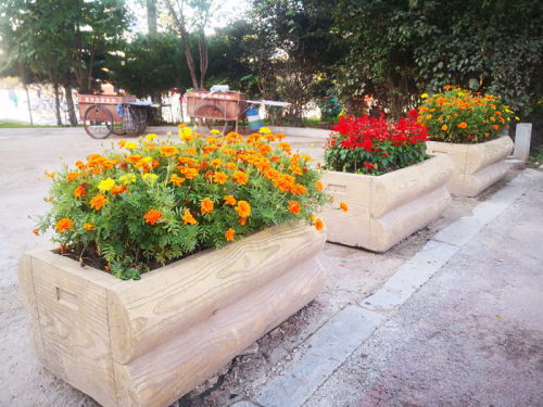 调兵山新式花盆扮靓街景街道变得越来越漂亮