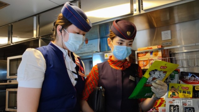 新疆"动姐"温暖中秋回家路_腾讯新闻