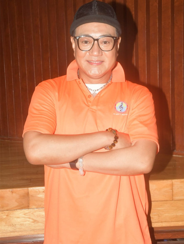 64岁鲁振顺宣布明年10月结婚想生龙凤胎让58岁女友吃药备孕