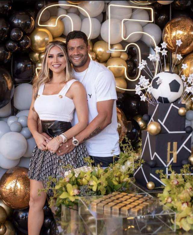 此外,胡尔克也表达了对于前妻的不满,尤其是伊兰对他父母的态度恶劣