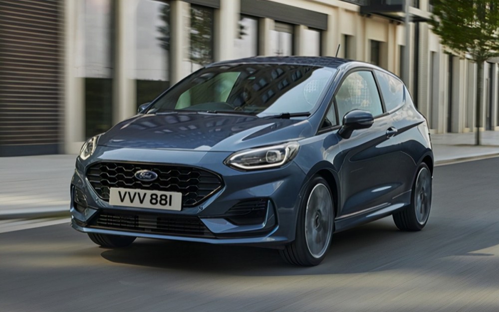 竞争本田飞度落地不足10万10t引擎6at比polo帅气