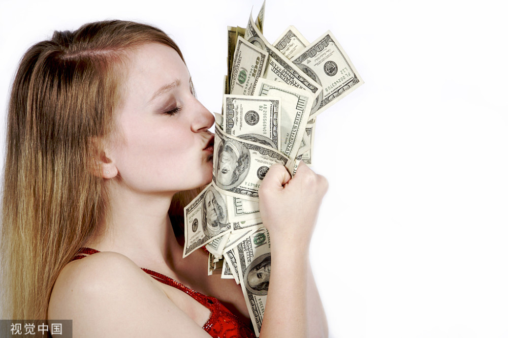 拜金女请问你是貌若潘安还是才高八斗我不拜金你还有啥可被我图