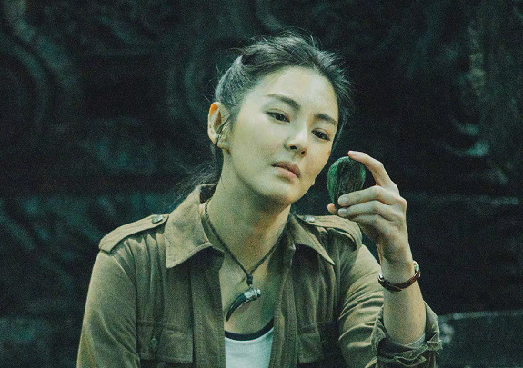 云南虫谷雪莉杨痴心错付看着王胖子送的信物痴笑殊不知早已中计