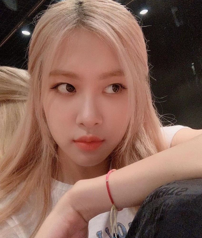 韩国女团blackpink成员rosé朴彩英头像