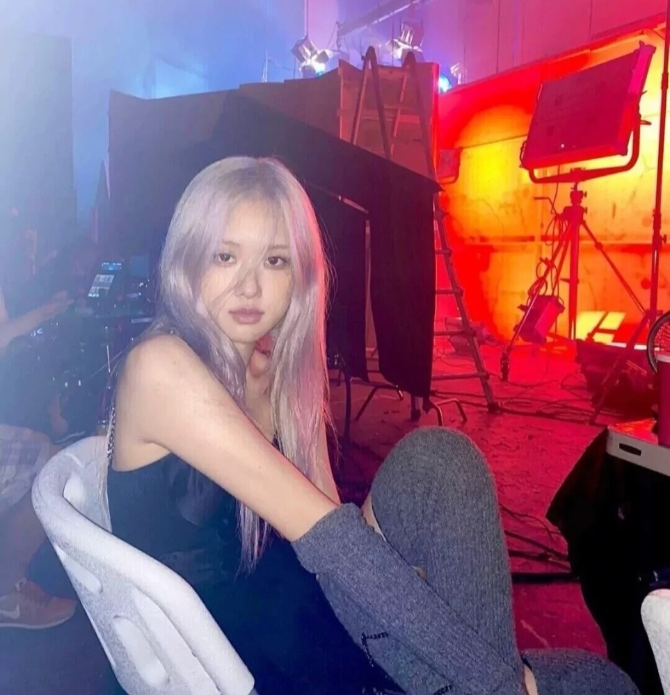 韩国女团blackpink成员rosé朴彩英头像_腾讯新闻