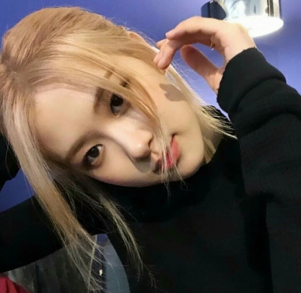 韩国女团blackpink成员rosé朴彩英头像_腾讯新闻