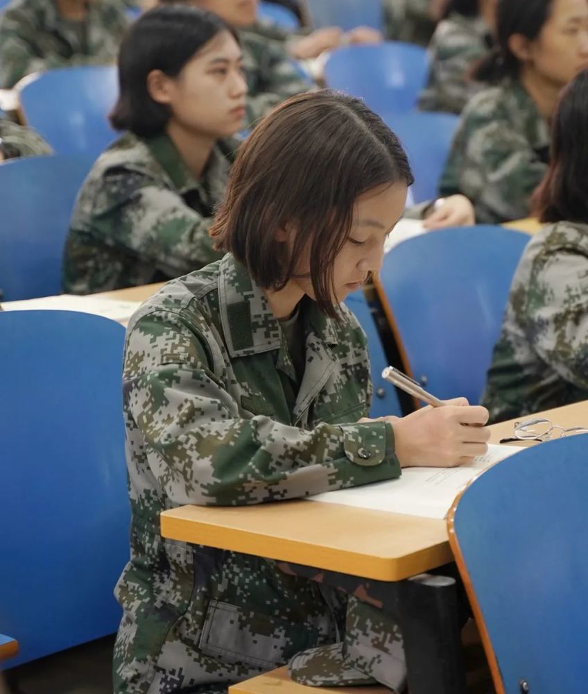 女生考国防科技大学图片