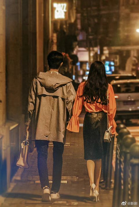 杨幂许凯中秋剧照氛围感满满帅哥美女因爱而团圆