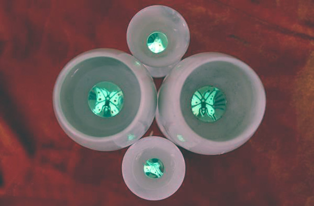 干活捡到一只杯子,装满水后浮现蝴蝶,专家:这是传说中的蝴蝶杯