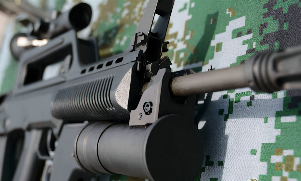 相比95式突击步枪,91-1式突击步枪首先降低了一直以来最受争议的瞄准